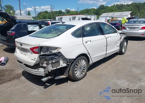 2014 Ford Fusion Se z USA, uszkodzony, nr VIN 3FA6P0LU7ER217577